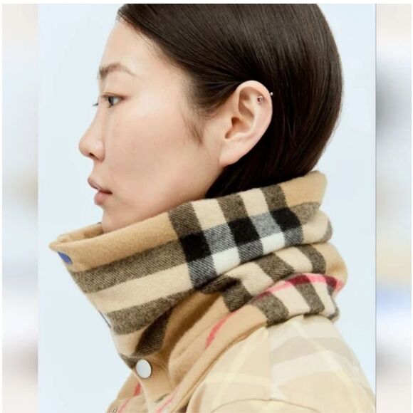 Burberry Giant Check Plaid Wool Snood Scarf Cochineal NWT - Picture 9 of 9